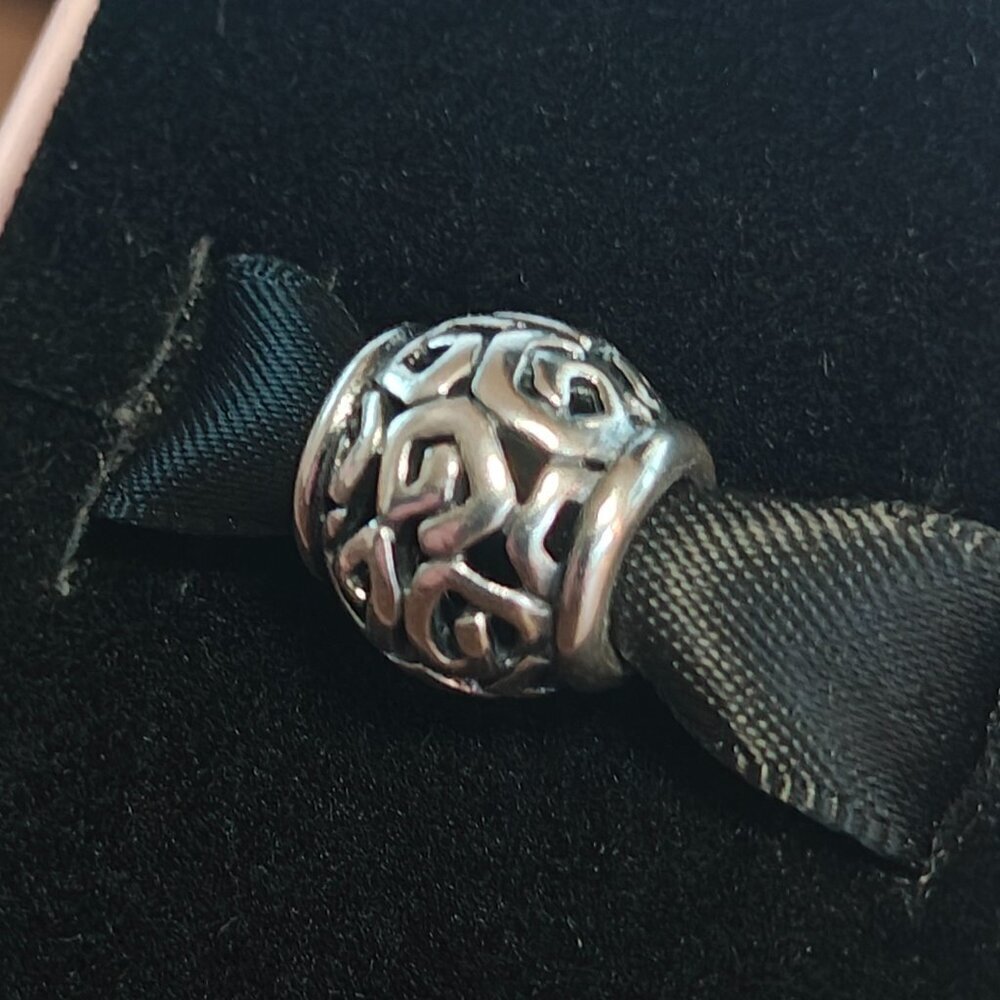 Authentic Pandora Amazing Designer Charm 790464 - Picture 3 of 8